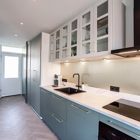 Appartement Shell 61 *